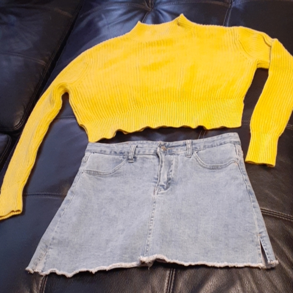Denim skirt , crop top with turttle necksweatter